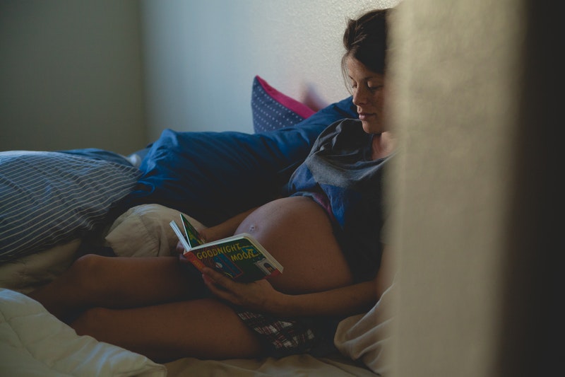 jaka pozycja do spania w ciąży będzie odpowiednia?